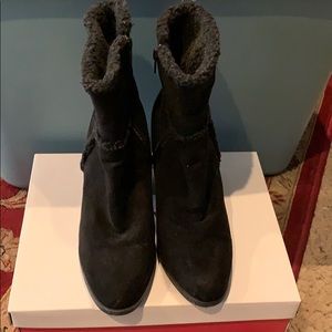 Black boots size 9